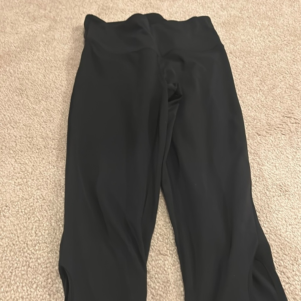Leggings with cutouts